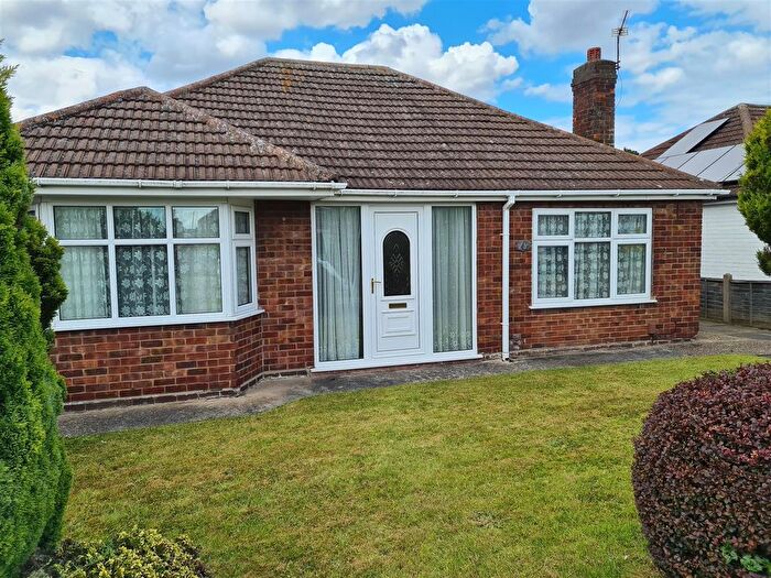 2 Bedroom Bungalow To Rent In Midfield Road, Humberston, Grimsby, DN36