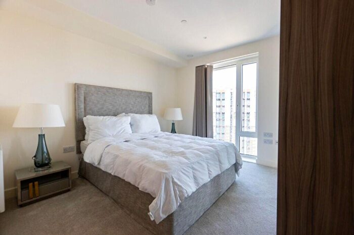 2 Bedroom Flat For Sale In Duke Of Wellington Avenue, London, SE18