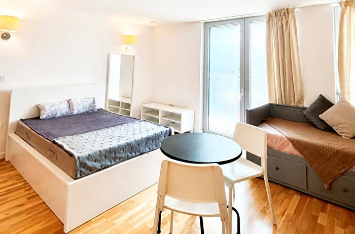 1 Bedroom Flat To Rent In Quadrant Court, Empire Way, Wembley, HA9