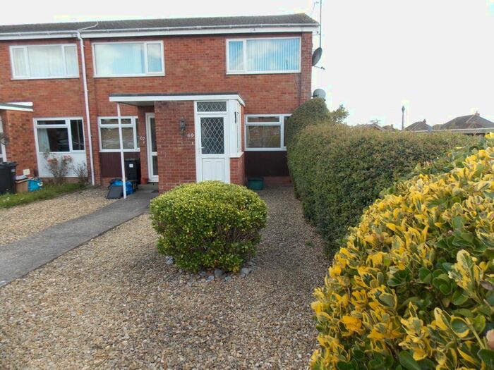 2 Bedroom Flat To Rent In Chandag Road, Keynsham, BS31