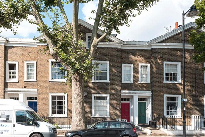 3 Bedroom Apartment For Sale In Hemingford Road, Islington, London, N1