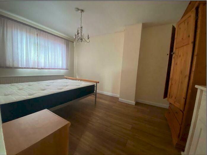 4 Bedroom Detached House To Rent In Slough, Berkshire, SL2