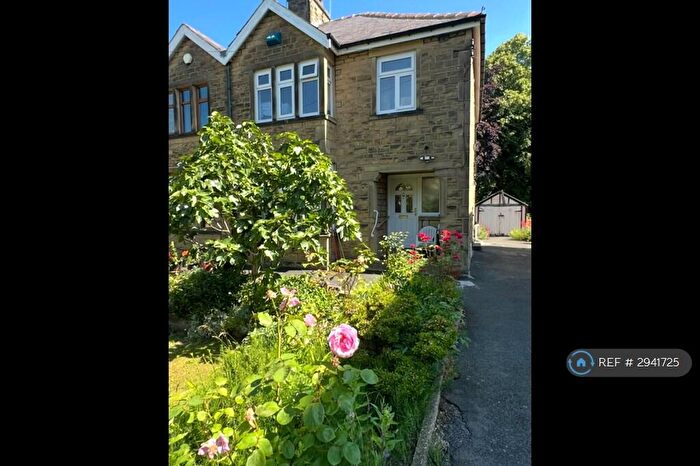 3 Bedroom Semi Detached House To Rent In Birr Road, Bradford, BD9