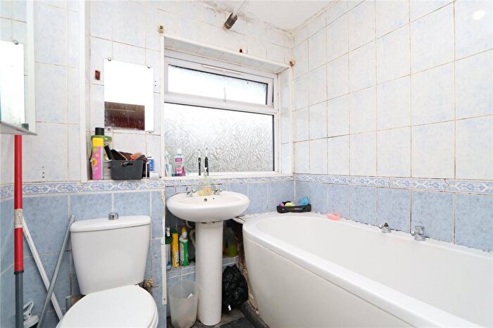 3 Bedroom Semi-Detached House For Sale In Wallingford, Bradville, MK13