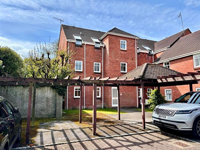 1 Bedroom Apartment For Sale In Chesham Road, Berkhamsted, HP4