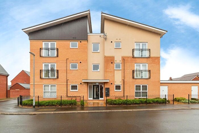 2 Bedroom Flat For Sale In Tavener Drive, Bedfordshire, SG18