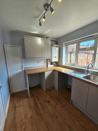 2 Bedroom Flat To Rent In Eastfield Walk, Tadcaster, LS24