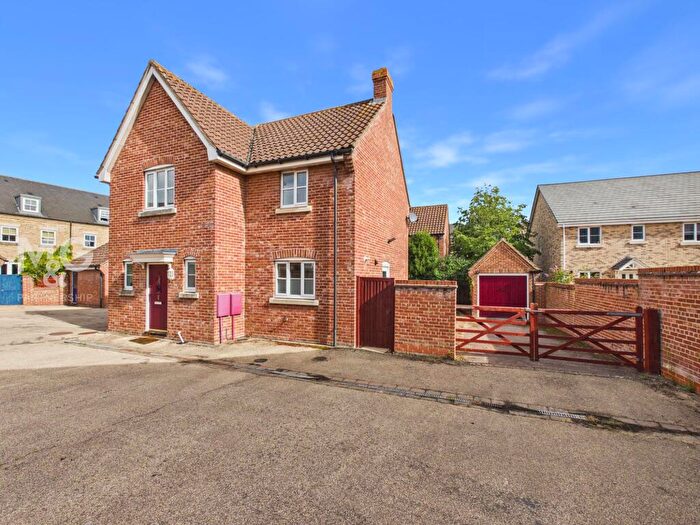 3 Bedroom Detached House For Sale In Fen Way, Bury St. Edmunds, IP33