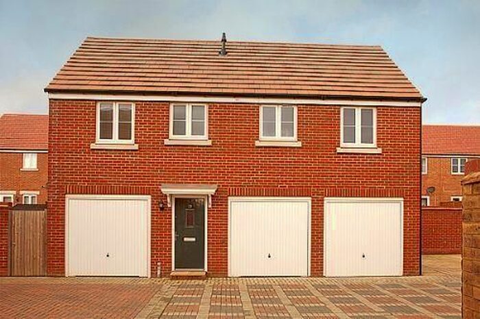 2 Bedroom Flat To Rent In Downsberry Road, Kingsnorth, Ashford, TN25
