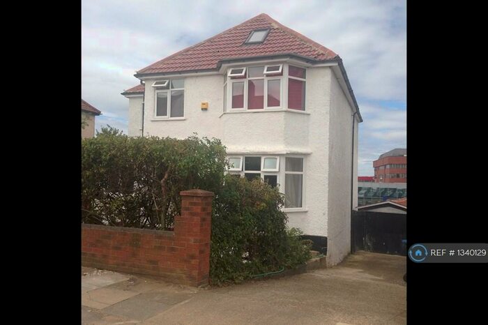 1 Bedroom Flat To Rent In The Ridgeway, London, NW9