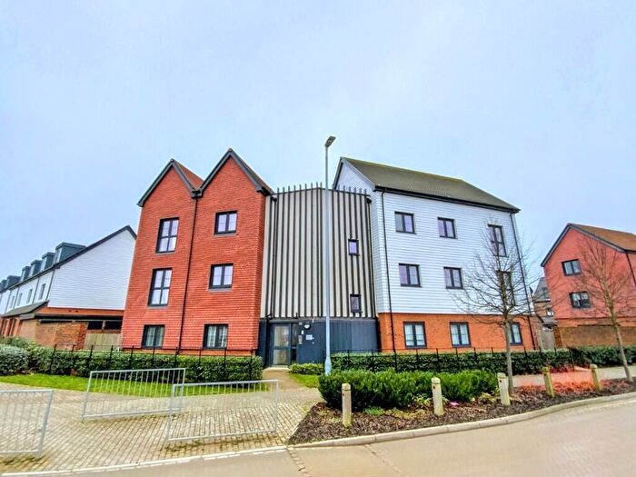 1 Bedroom Flat To Rent In Orchard Way, Kings Hill, ME19