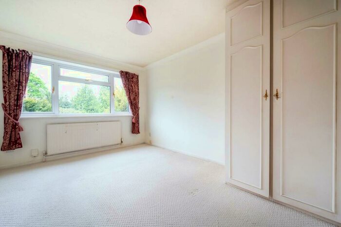 2 Bedroom Flat To Rent In Harvey Road, Guildford, GU1