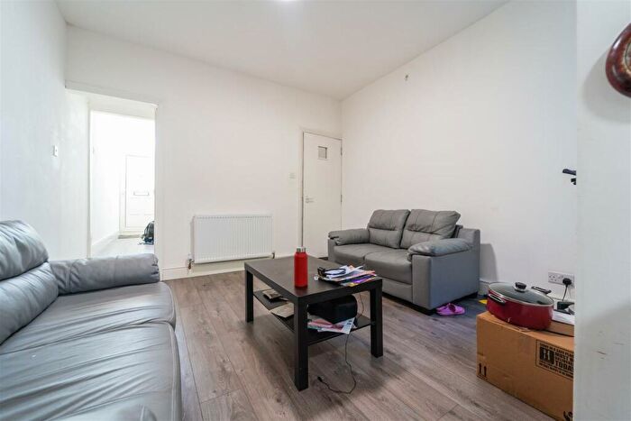 4 Bedroom House To Rent In Harborne Park Road, Birmingham, B17