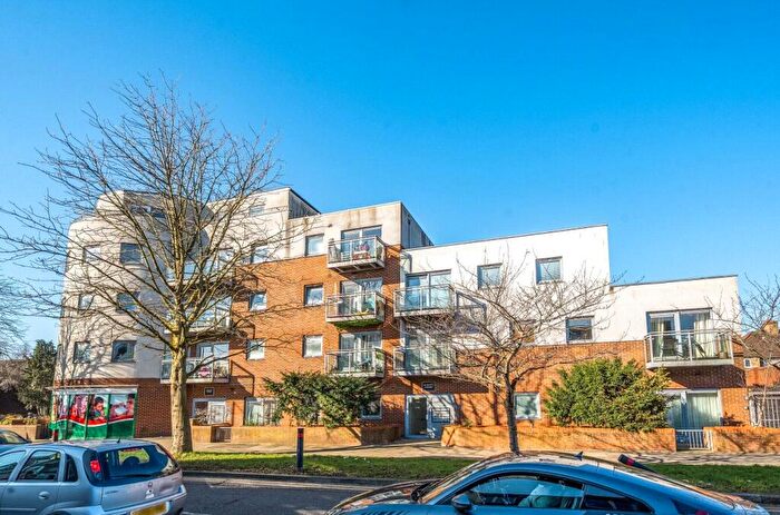 1 Bedroom Apartment For Sale In Kenton Road, Harrow, HA3