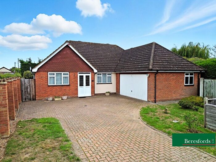 2 Bedroom Bungalow For Sale In Victors Crescent, Hutton, CM13