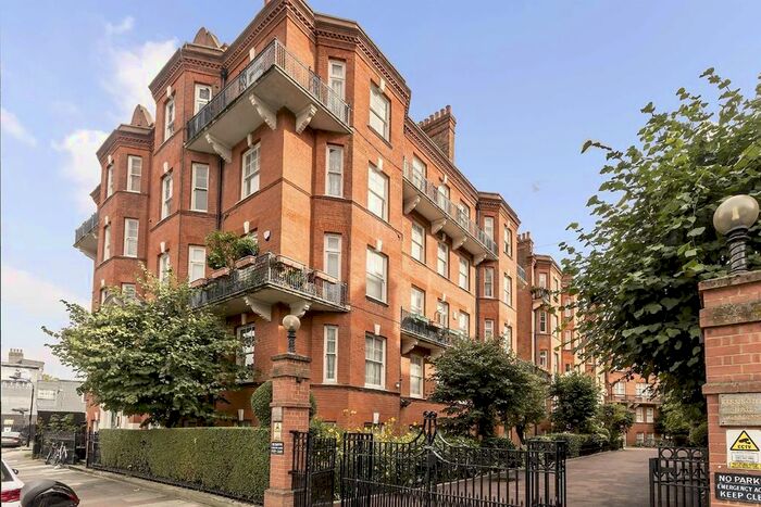 1 Bedroom Flat To Rent In Kensington Hall Gardens, Beaumont Avenue, London, W14