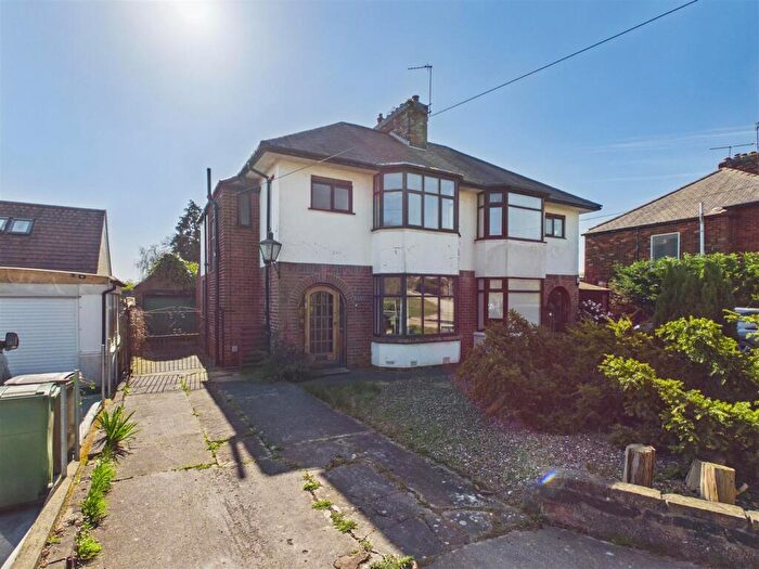 3 Bedroom Semi-Detached House For Sale In Humberdale Drive, North Ferriby, HU14