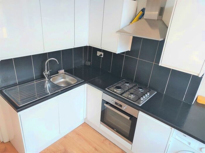 1 Bedroom Flat To Rent In Gleneagle Road, London, SW16