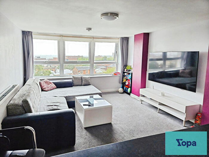 2 Bedroom Flat For Sale In Linfield Road, Hanley, Stoke-on-trent, ST1