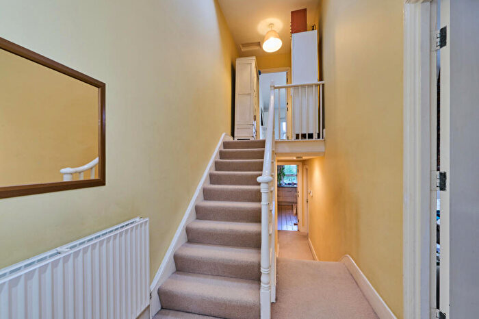 2 Bedroom Flat For Sale In Carden Road, London, SE15