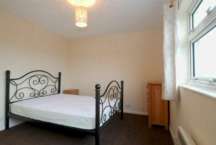 1 Bedroom Detached House To Rent In Bude Crescent, Stevenage, SG1