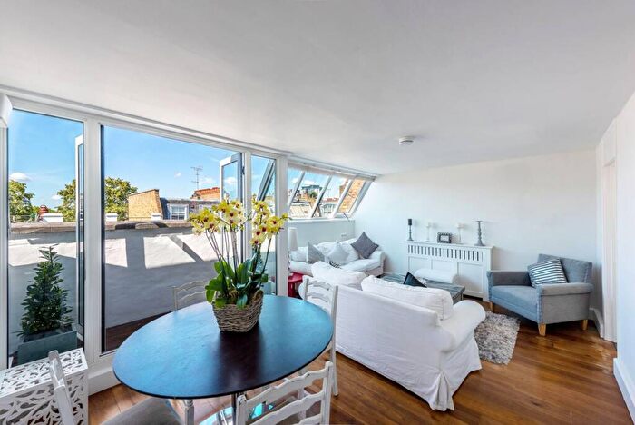 2 Bedroom Flat To Rent In Ifield Road, Chelsea, London, SW10