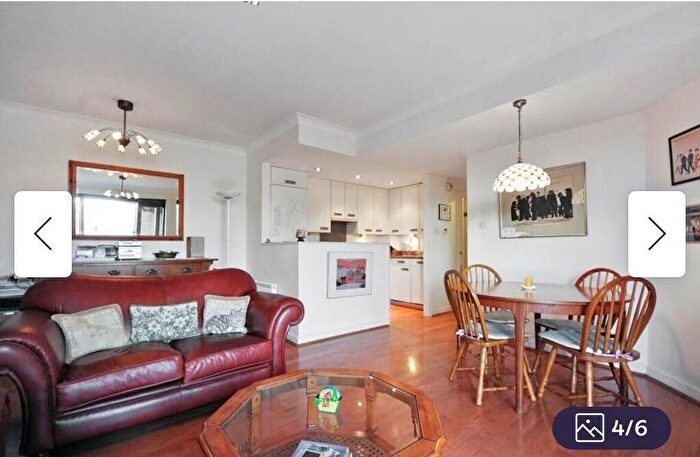 1 Bedroom Flat To Rent In Nine Elms Lane, London, SW8