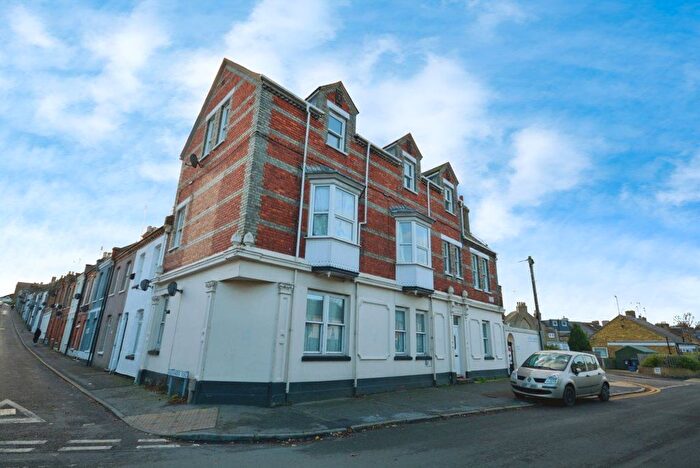 2 Bedroom Flat To Rent In St Lukes Avenue, Ramsgate, CT11