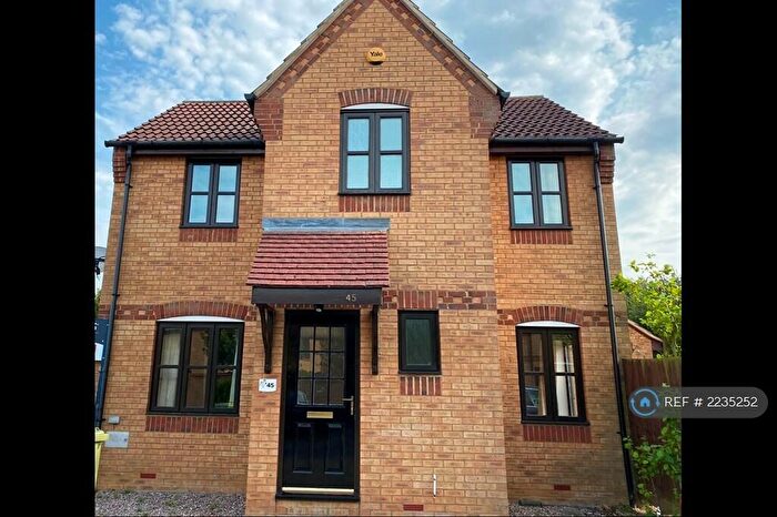 3 Bedroom Detached House To Rent In St. Helens Grove, Monkston, Milton Keynes, MK10