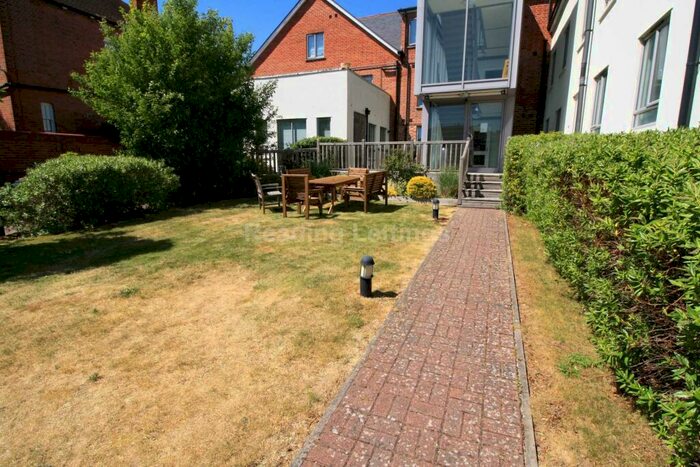 1 Bedroom Apartment To Rent In South View Avenue, Caversham, RG4