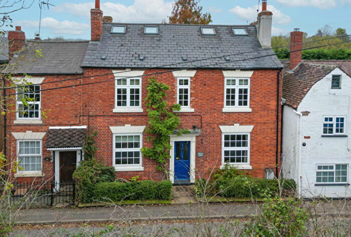 5 Bedroom Semi-Detached House For Sale In Astwood Lane, Feckenham, B96