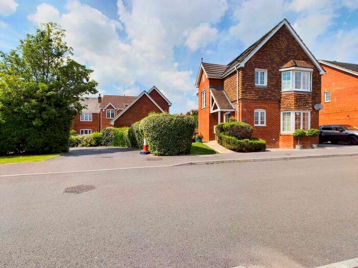 4 Bedroom Property To Rent In Highpath Way Rooksdown, Basingstoke, RG24