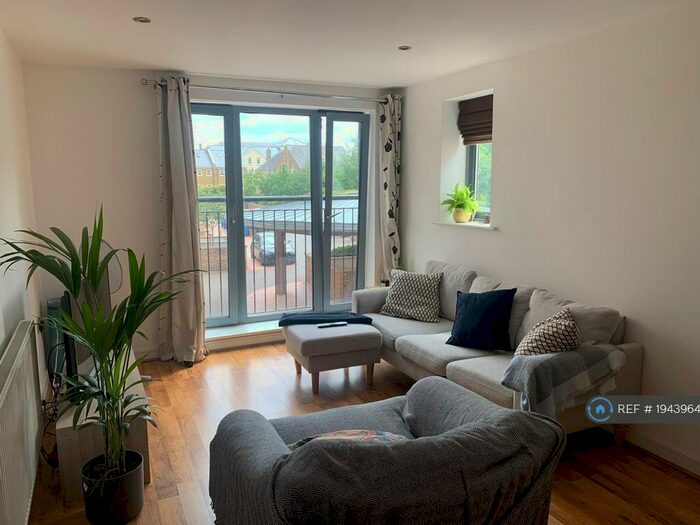 2 Bedroom Flat To Rent In The Waterfront, Hertford, SG14