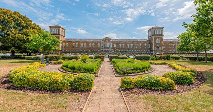 3 Bedroom Duplex To Rent In Princess Park Manor, New Southgate, London, N11