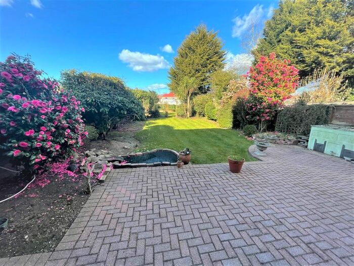 3 Bedroom Semi-Detached House To Rent In Hillview Gardens, Harrow, HA2