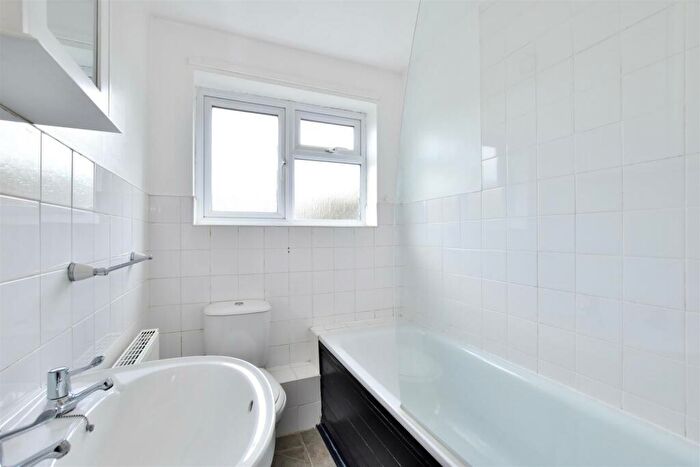 2 Bedroom Terraced House For Sale In Highfield Road, Berkhamsted, HP4