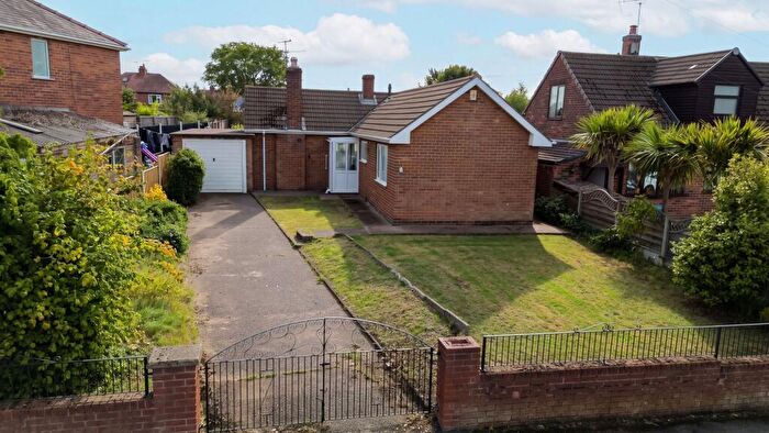 2 Bedroom Detached Bungalow For Sale In Kingsway, Worksop, S81