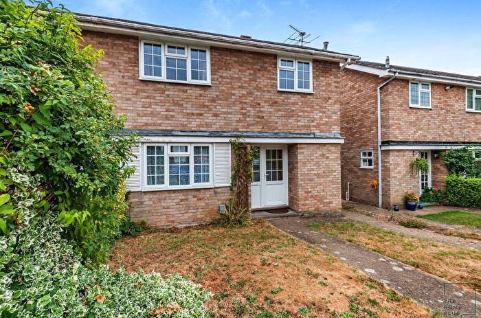 4 Bedroom Semi-Detached House To Rent In Lynwood, Guildford, GU2