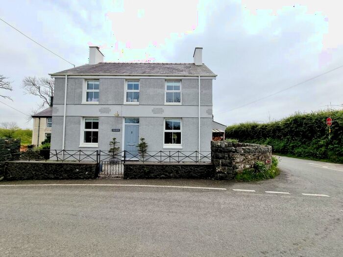 5 Bedroom Cottage To Rent In Talafon, Llangwnadl, LL53