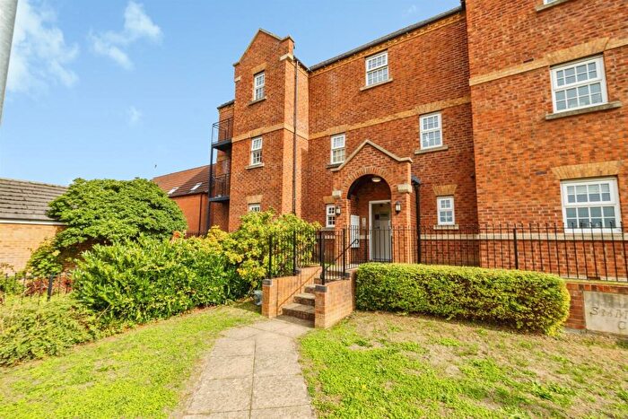 2 Bedroom Apartment For Sale In Fulmen Close, Lincoln, LN1