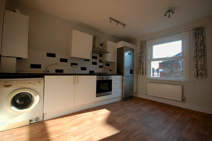 2 Bedroom Maisonette To Rent In Chiswick Lane, London, W4