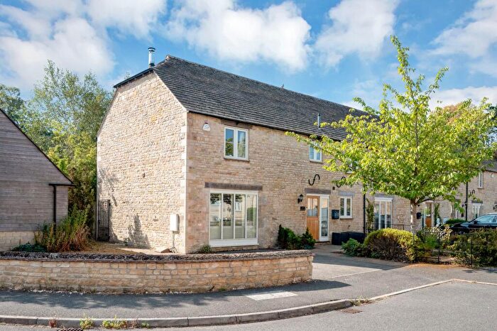 4 Bedroom End Of Terrace House For Sale In Jubilee Gardens, Cottesmore, LE15