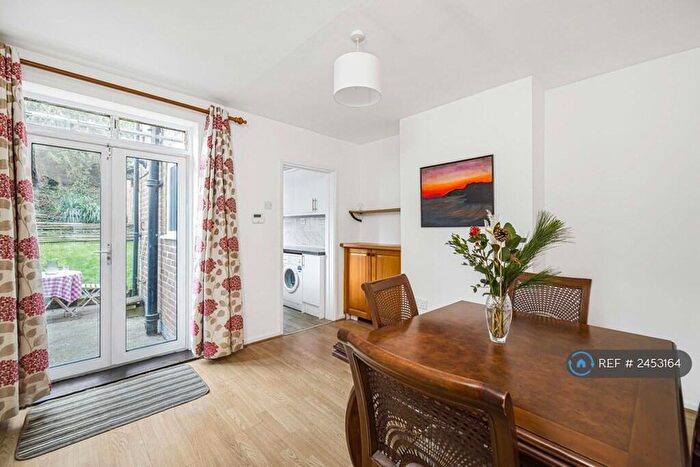 2 Bedroom Semi-Detached House To Rent In Eland Road, Croydon, CR0