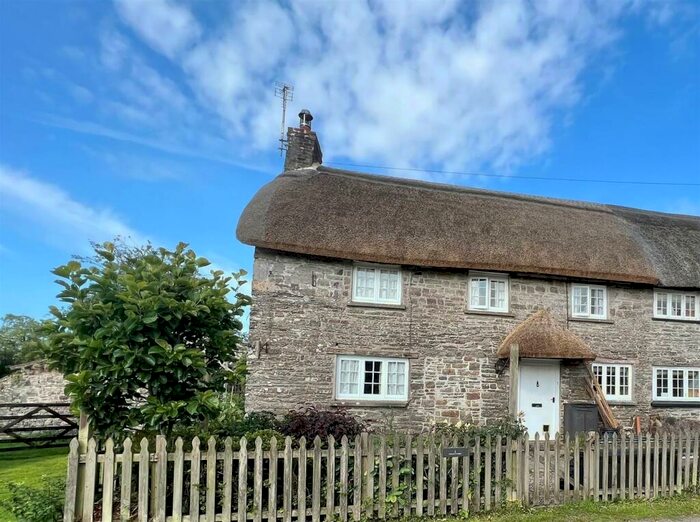 2 Bedroom Cottage For Sale In East Buckland, Barnstaple, EX32