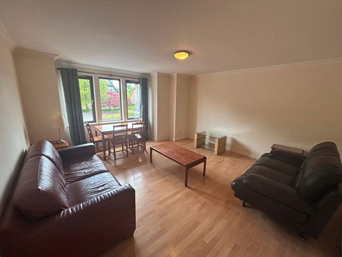 2 Bedroom Flat To Rent In Smiddy View, Stirling, FK7