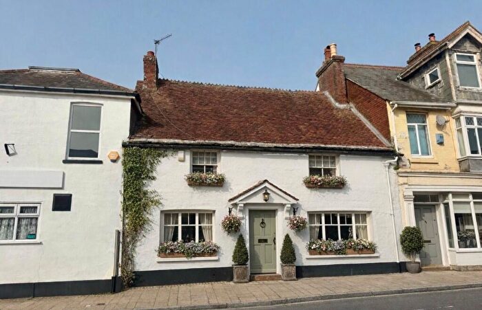 3 Bedroom Terraced House For Sale In Bridge Street, Christchurch, BH23