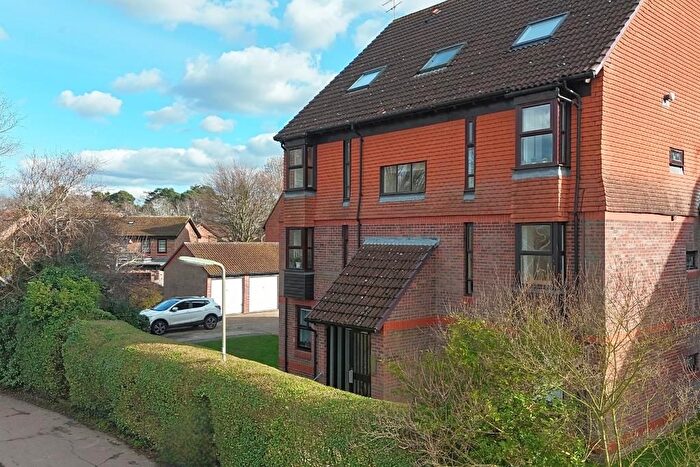 1 Bedroom Maisonette For Sale In Veryan, Woking, GU21