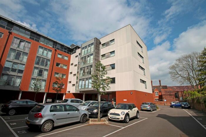 2 Bedroom Flat To Rent In Goldington Road, Bedford, MK40