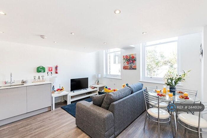 1 Bedroom Flat To Rent In Elmsdown House, Stratford, E15