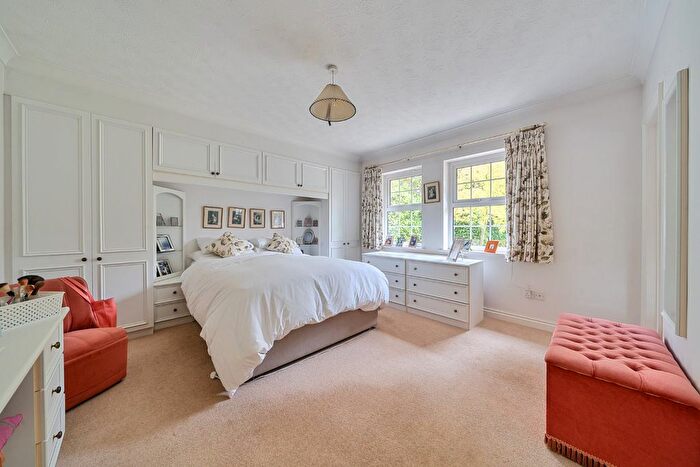 3 Bedroom Bungalow For Sale In Kimbers Drive, Burnham, Buckinghamshire, SL1